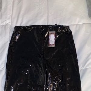 Elastic leather pants